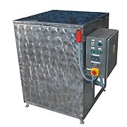 devices for applying varnish glue grinders brushing machines Poland